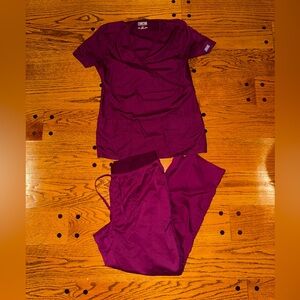 L Cherokee scrub set Wine color